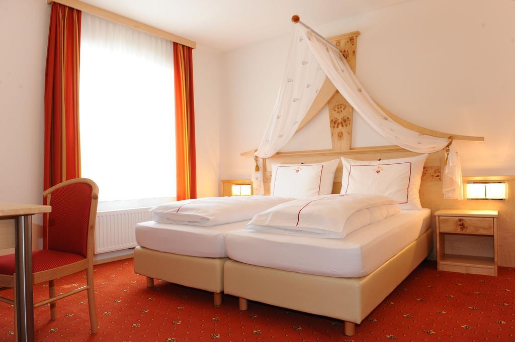 Hotel-Gasthof-Fleischerei - Zur Alten Post Schwanberg Room photo